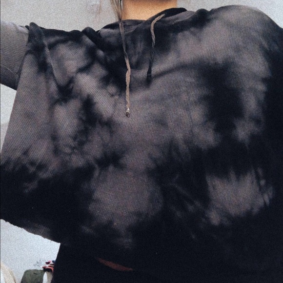 American Eagle Sweater/Sweatshirt - Picture 1 of 2